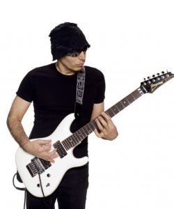 Joe Satriani likes Custom Guitar Straps