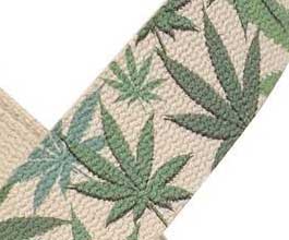 Hemp Guitar Strap - close up (greenLeaf)